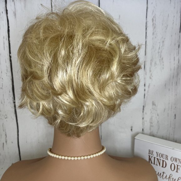 Open Box Envy Bryn | Synthetic Wig (Basic Cap) - Medium Blonde - Picture 5 of 10